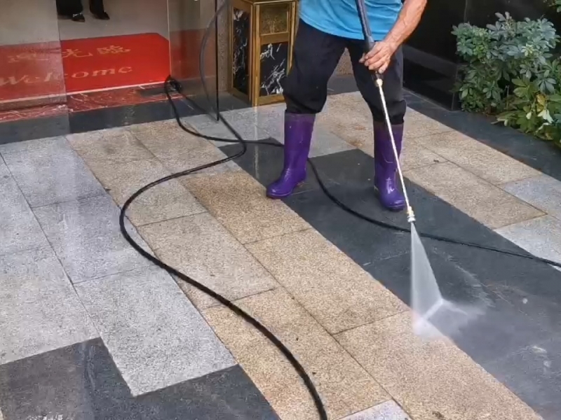 南宁冲洗住宅小区外围地面用高压清洗机