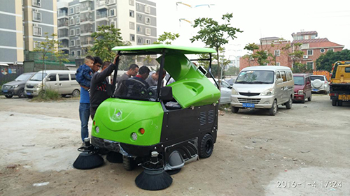 南宁扫地车