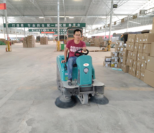 南宁扫地车