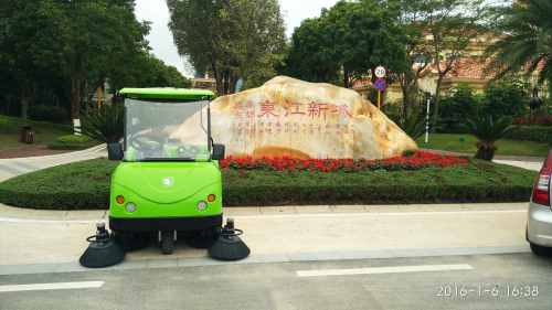 河池电动扫地车