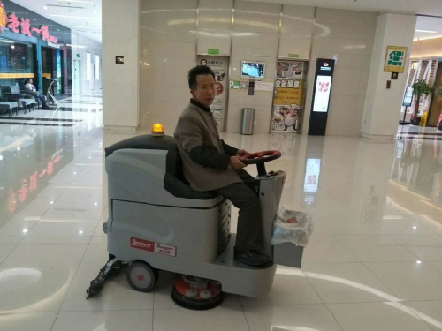 南宁驾驶式洗地机