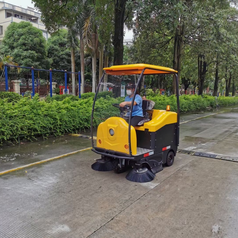 南宁医院电动扫地车